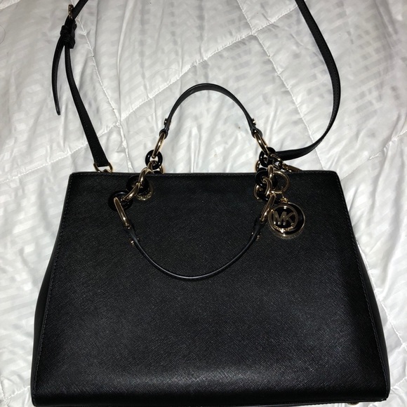 Michael kors Leather black purse - Picture 1 of 6